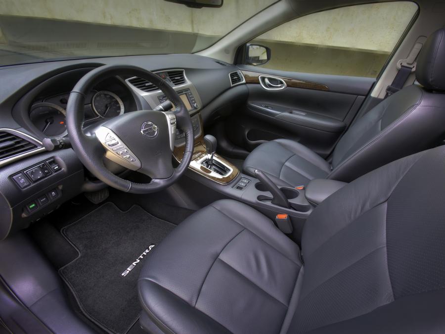  Nissan Sentra SL 2012 года  (фото 5 из 16)